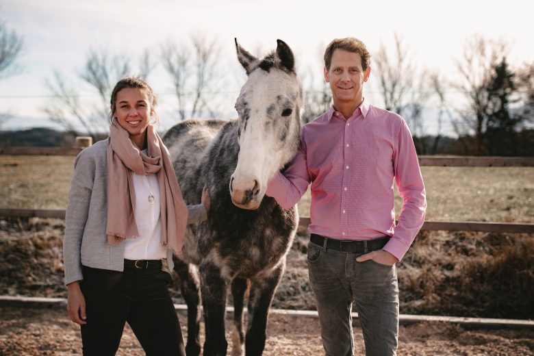 Catharina und Helwig Falch mit Pferd Danish King